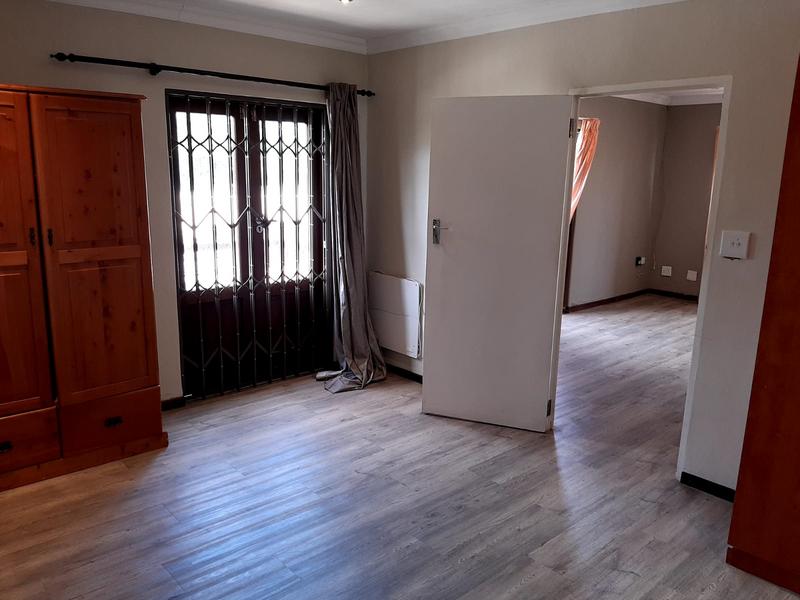5 Bedroom Property for Sale in Lochnerhof Western Cape